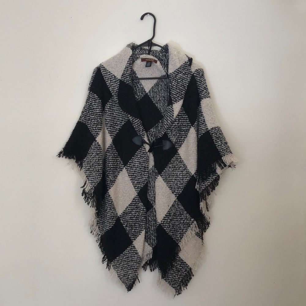 Altare wrap poncho